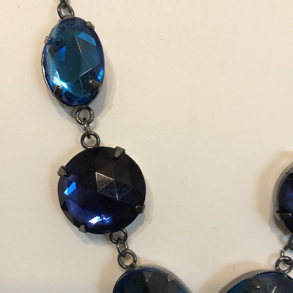 💍HOST PICK!💍 Black and Blue Necklace And Earrings Set - Picture 3 of 9